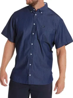 Chemise en coton brut unie avec une coupe droite et un col américain