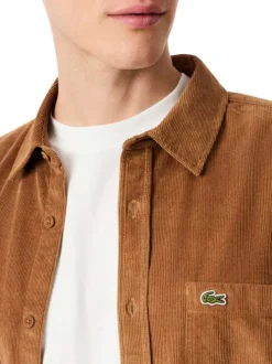 Chemise en coton camel avec un col à rabats et des manches longues