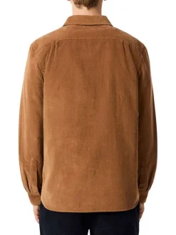 Chemise en coton camel avec un col à rabats et des manches longues