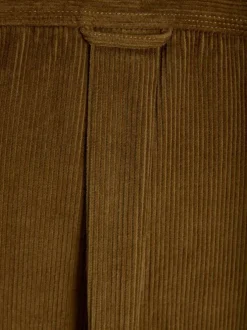 Chemise en coton camel en velours côtelé avec une coupe droite