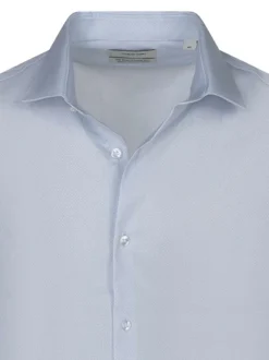 Chemise en coton ciel à motifs coupe slim col à revers et fermeture boutonnée