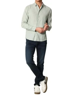 Chemise en coton et lin mélangé verte rayée avec une coupe droite