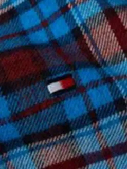 Chemise en coton manches longues bleue carreaux avec un col boutonné