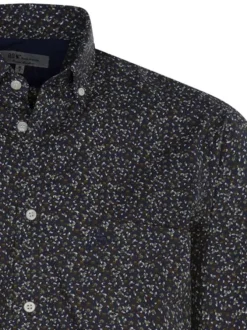 Chemise en coton marine fleurie avec une coupe droite et un col américain