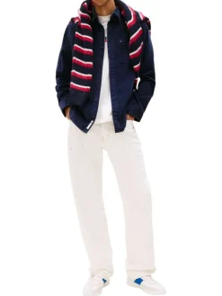 Chemise en coton marine unie avec une coupe droite et un col chemise