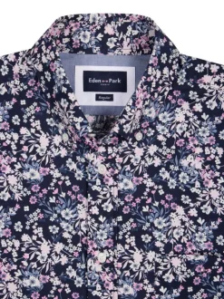 Chemise en coton noire à motif floral avec une coupe droite et un col à revers