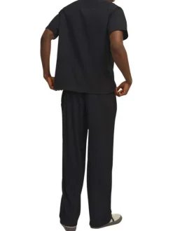 Chemise en coton noire unie avec un col français et une coupe droite