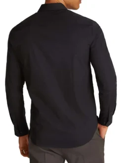 Chemise en coton noire unie avec une coupe ajustée et le logo en petit