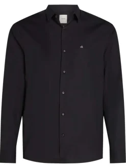 Chemise en coton noire unie avec une coupe ajustée et le logo en petit
