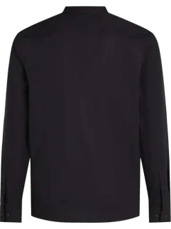 Chemise en coton noire unie avec une coupe ajustée et le logo en petit
