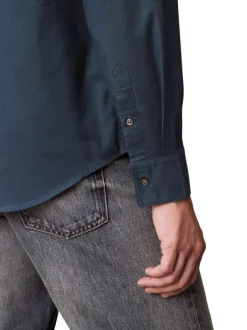 Chemise en coton nuit unie avec une coupe droite et un col à revers