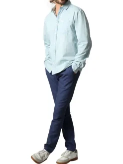 Chemise en coton stone unie avec une coupe droite et une petite poche