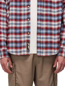 Chemise en flanelle rouge à carreaux en coton avec une coupe droite
