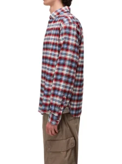 Chemise en flanelle rouge à carreaux en coton avec une coupe droite