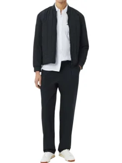 Chemise en lin bleu clair à coupe droite ornée d'un motif à rayures