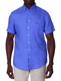 Chemise en lin bleue unie avec une coupe droite et un col boutonné
