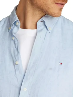 Chemise en lin ciel unie droite à col américain et manches longues