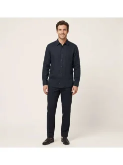 Chemise en lin marine à coupe droite pourvue d'un col à revers