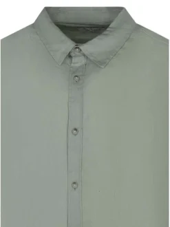 Chemise en lin verte unie avec une coupe droite et un col français