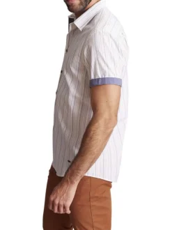 Chemise à manches courtes en coton blanche à rayures avec une coupe regular fit