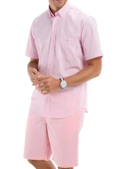 Chemise manches courtes en coton rose rayée à coupe droite avec un col boutonné