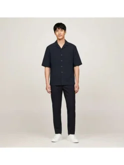 Chemise marine à coupe droite pourvue d'un col cubain et de manches courtes