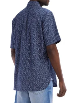 Chemise marine à imprimé avec une coupe droite et un col boutonné