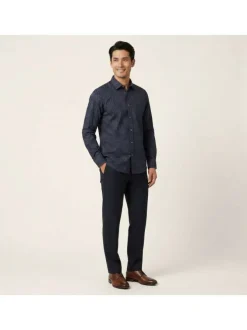 Chemise marine à motifs avec un col à revers et des manches longues