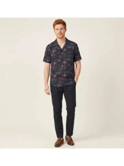 Chemise marine à motifs pourvue d'un col cubain et de manches courtes