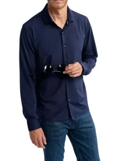 Chemise marine unie pourvue d'un col français et d'une coupe slim