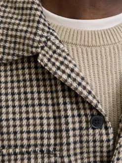 Chemise marron à motif pied de poule avec une coupe droite et 2 poches