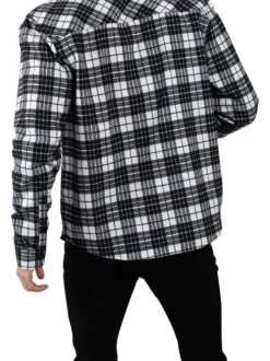 Chemise noire et blanche à carreaux coupe regular fit avec 2 poches et patchs cousus