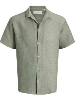 Chemise olive en crochet pourvue d'un col cubain et de manches courtes