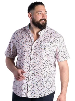 Chemise rose avec une coupe droite et un col français à manches courtes