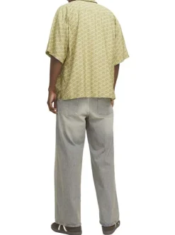 Chemise tilleul imprimé avec une coupe droite à col français