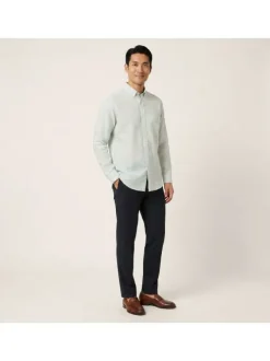 Chemise verte en lin à rayures pourvue avec une coupe droite et un col américain