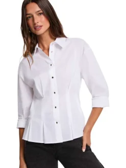 Chemisier blanc uni avec une coupe cintrée et un col à revers