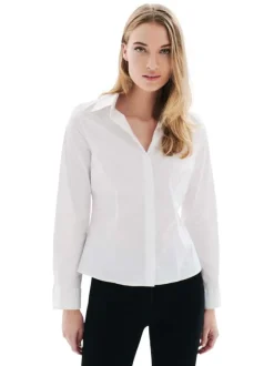 Chemisier en coton biologique blanc uni avec une coupe ajustée