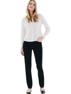Chemisier en coton biologique blanc uni avec une coupe ajustée