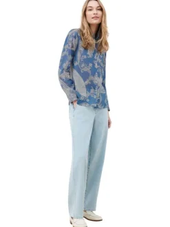 Chemisier en coton biologique bleu floral avec une coupe droite