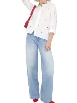Chemisier en coton blanc à motifs coeurs avec une coupe droite et col à revers