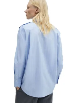Chemisier en coton bleu à rayures blanches avec coupe droite et col français