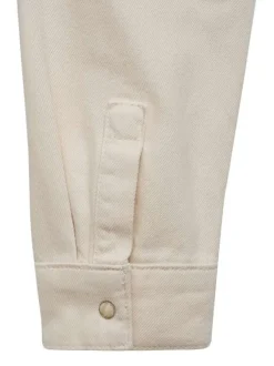 Chemisier en coton écru uni à coupe slim avec col à revers et boutons pression