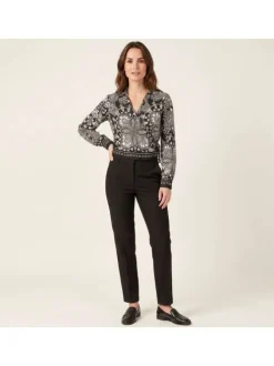 Chemisier en coton noir à motifs pourvu d'une coupe cintrée