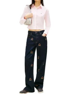 Chemisier en coton rose uni avec une coupe droite et un col à revers