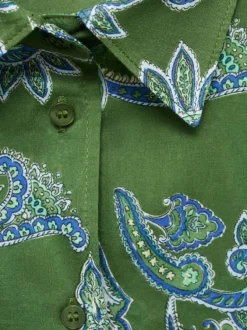 Chemisier en coton vert imprimé avec un col français et une coupe droite