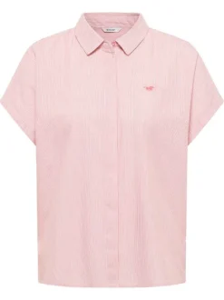 Chemisier rose à rayures pourvu d'un col français et de manches courtes