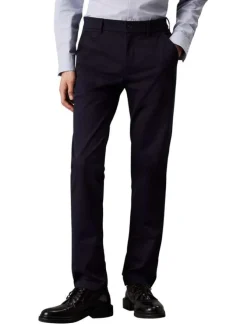 Chino en coton bleu marine uni avec une coupe slim et un aspect satiné