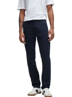 Chino en coton bleu marine uni avec une coupe slim fit et des passants