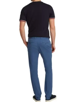 Chino en coton bleu uni à coupe slim avec le logo brodé en petit à l'arrière